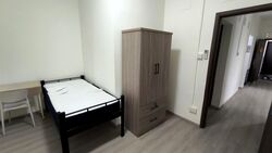 Kitchener Road (D8), Terrace #588817311